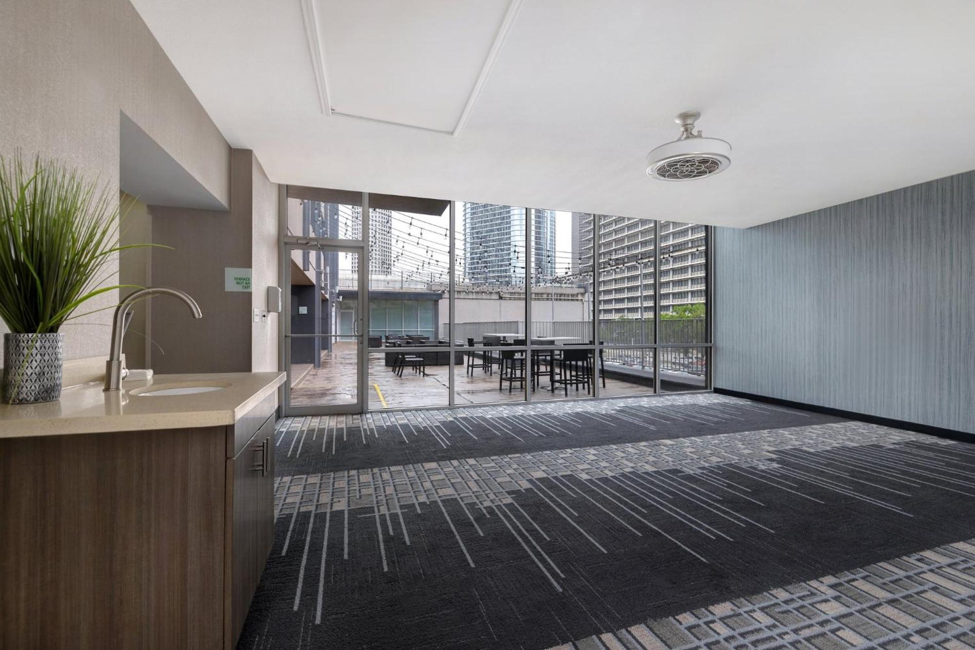 Holiday Inn Houston Downtown By Ihg Bagian luar foto
